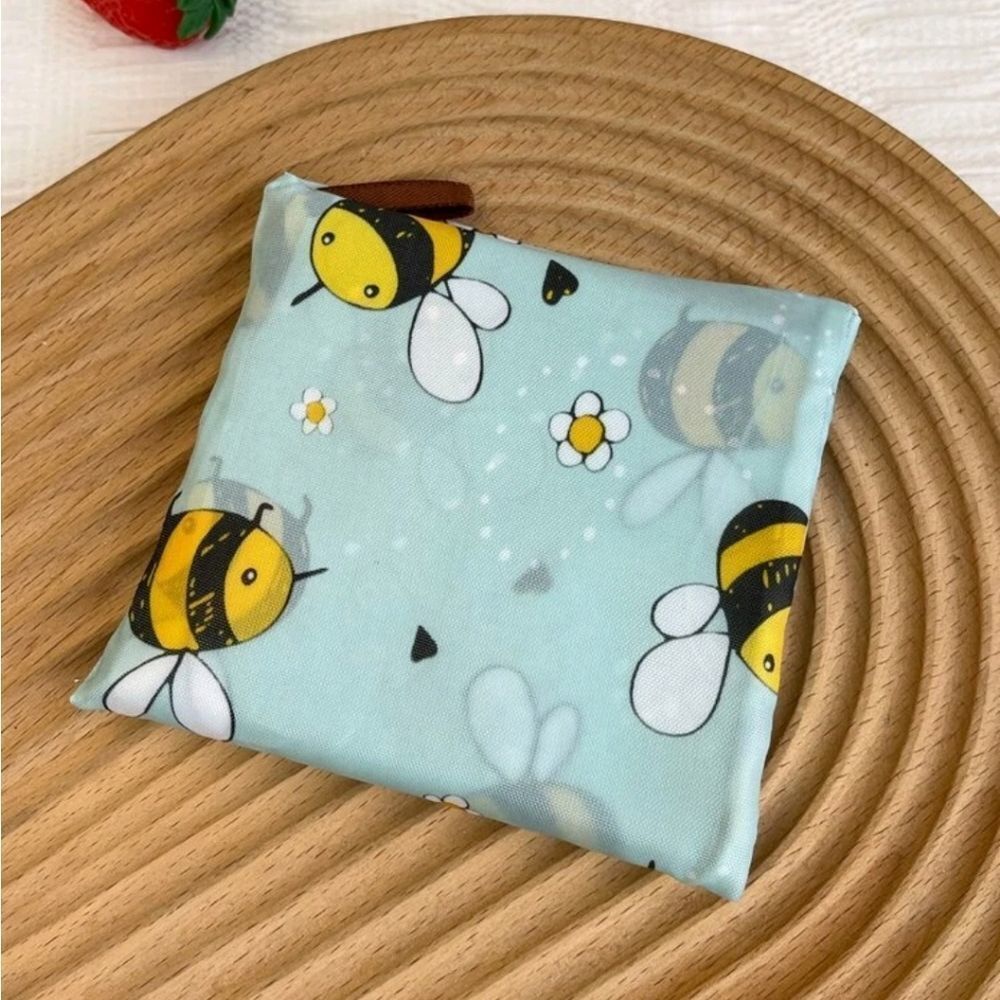 Bee 🐝 Pattern Tote Bag - Picture 2 of 5